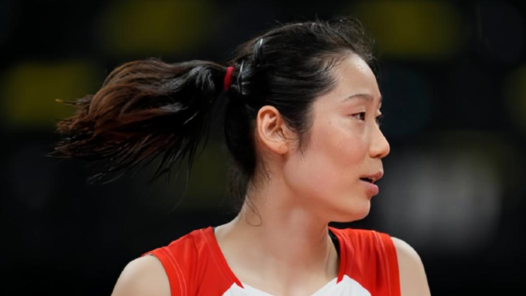 震撼！朱婷在网球赛场逆转获胜！